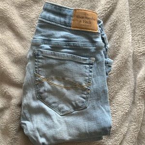 ABERCROMBIE JEANS
